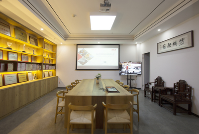 現代工業綜合體的核心設施 工廠、辦公環境與會議展覽服務